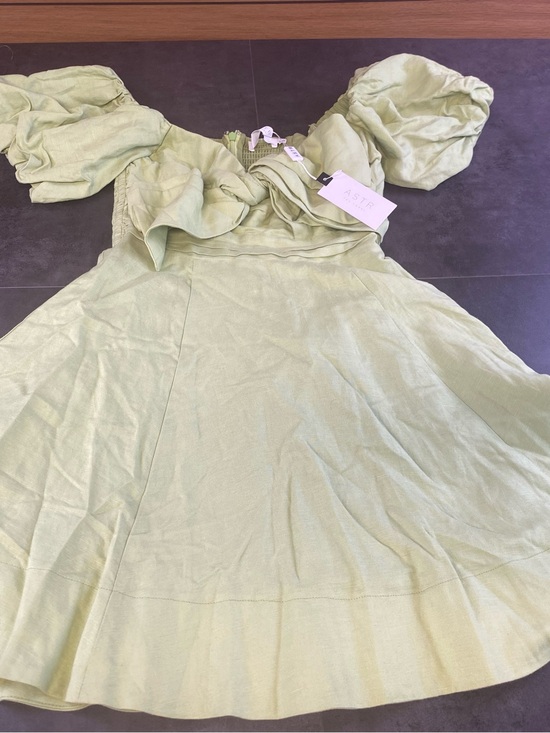 Astr Dresses & Skirts - Astr Light Green Puff Sleeve Fit & flare Lined Mini Dress size 4-NWT